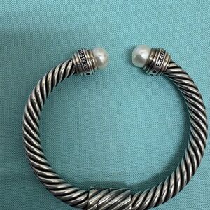 Elegant Silver and Pearl Women's Bracelet